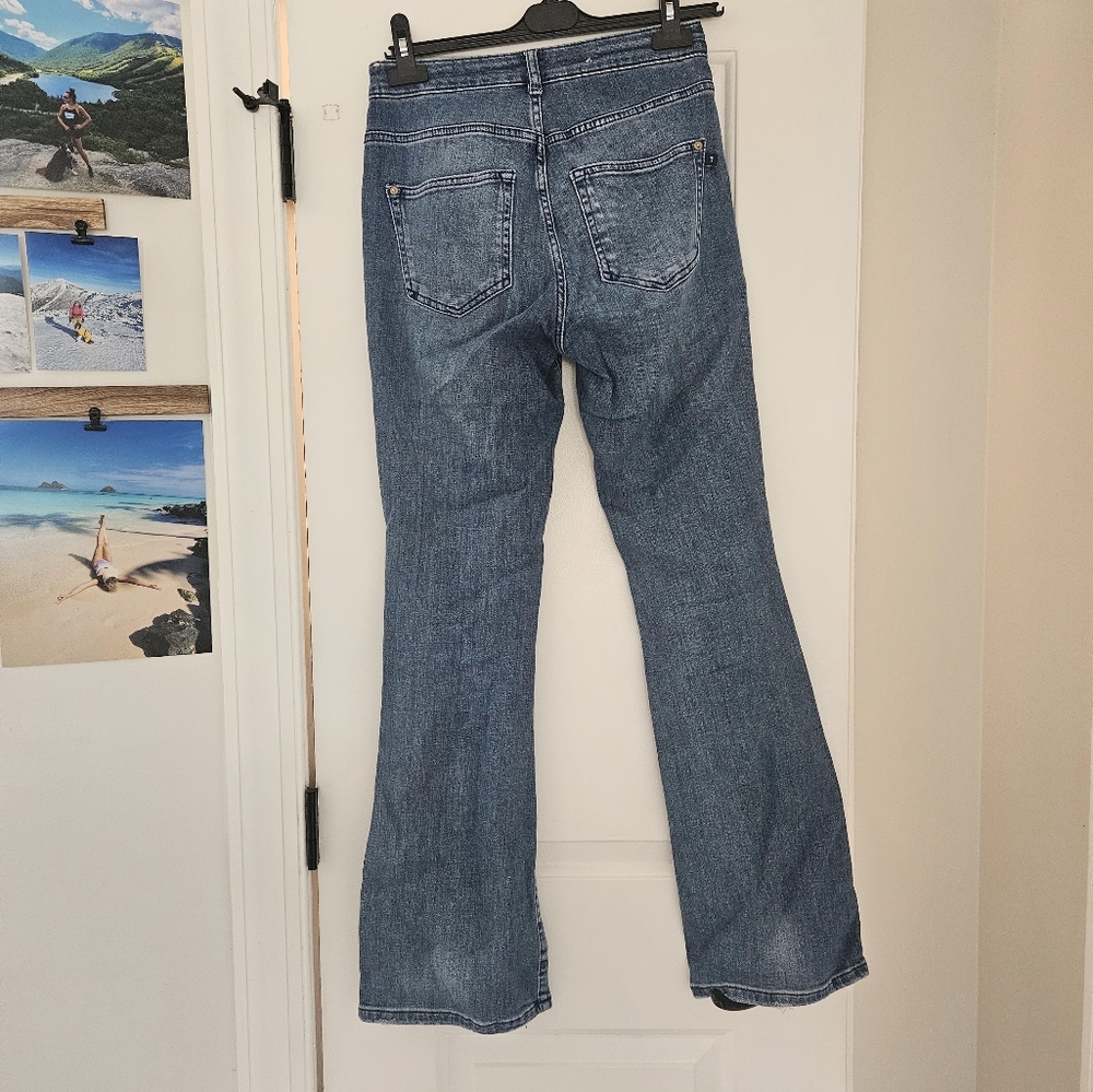 Jeans - Picture 2 of 3